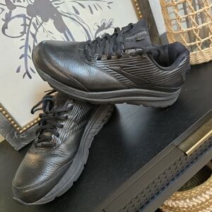 Brooks Women's Addiction Walker 2 Black Comfort Size 9.5